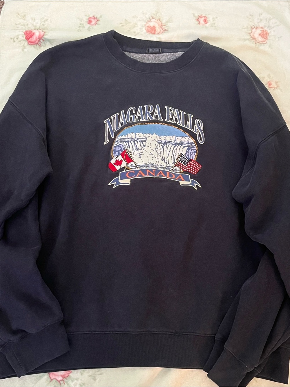 Brandy Melville Black Niagara Falls Canada Graphic Crewneck